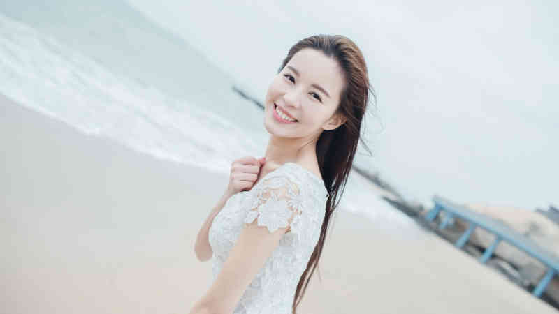奇迹！女子被困高压线10余小时获救 看着太可怕了